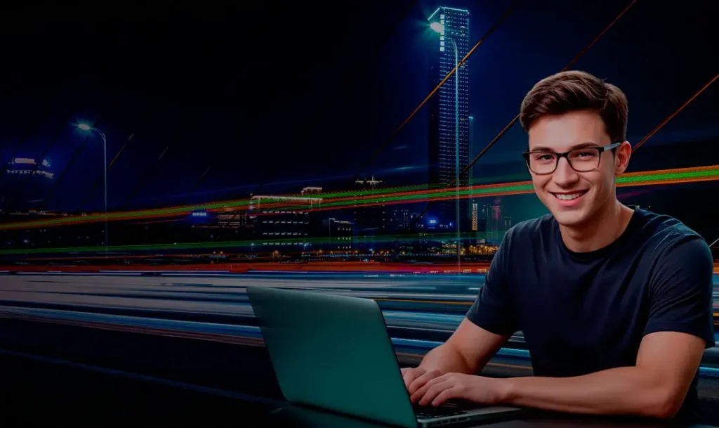 Imagem do assistente virtual ED, criado por inteligência artificial pela Conexled, sorrindo enquanto interage com um laptop. Ao fundo, uma rua urbanamente iluminada por luminárias LED, com edifícios visíveis sob a iluminação noturna, destacando a aplicação prática da tecnologia em iluminação pública.